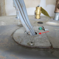 no strain relief at water heater power cord